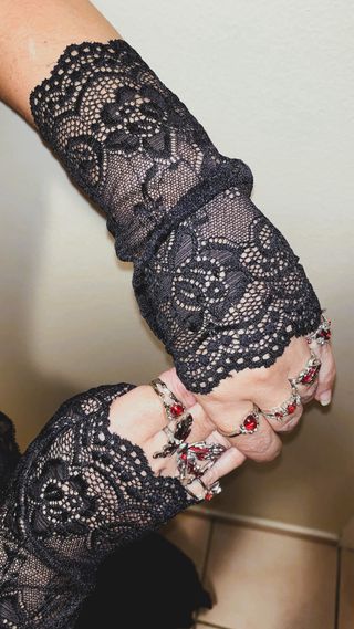 Guantes góticos Midnight Lace encaje negro Ed. Lim