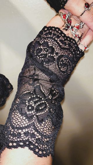 Guantes góticos Midnight Lace encaje negro Ed. Lim