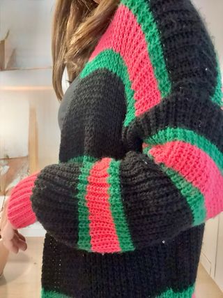 Chaqueta larga punto, rallas Rosa Negro Verde.