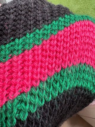 Chaqueta larga punto, rallas Rosa Negro Verde.