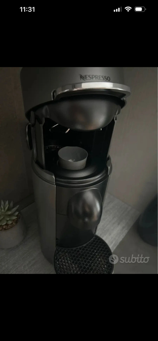 Macchina Caffè Nespresso Vertuo Plus
