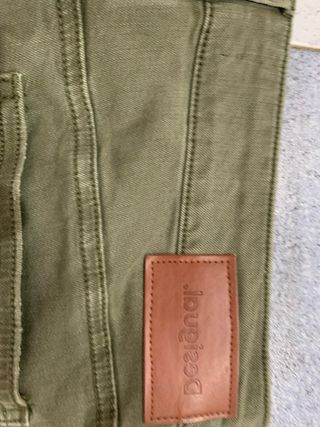 Pantalón cargo Desigual verde militar T.40