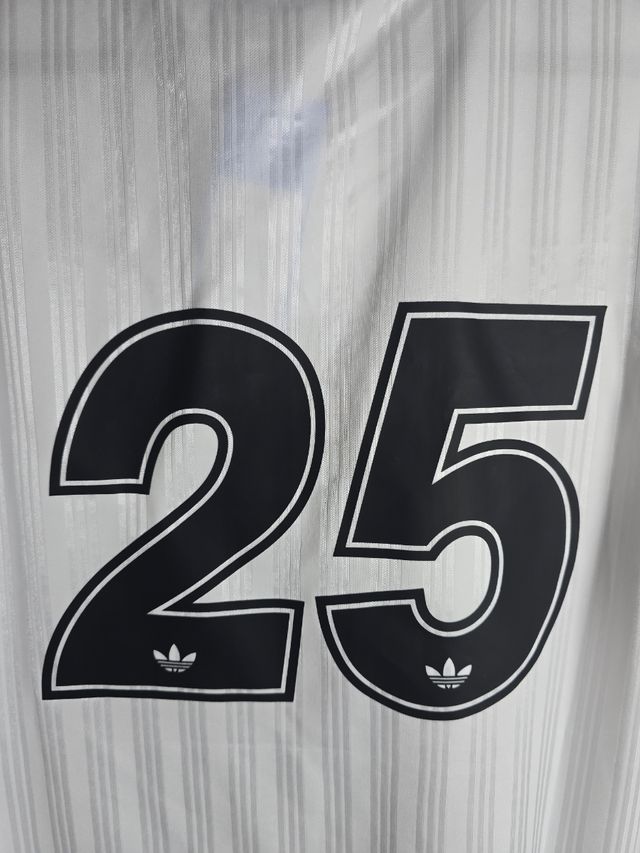 Camiseta Adidas Oasis blanca y negra S