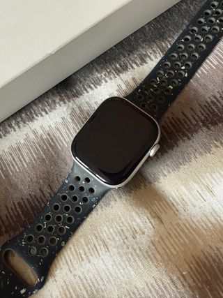 Apple Watch Plata con Correa Negra