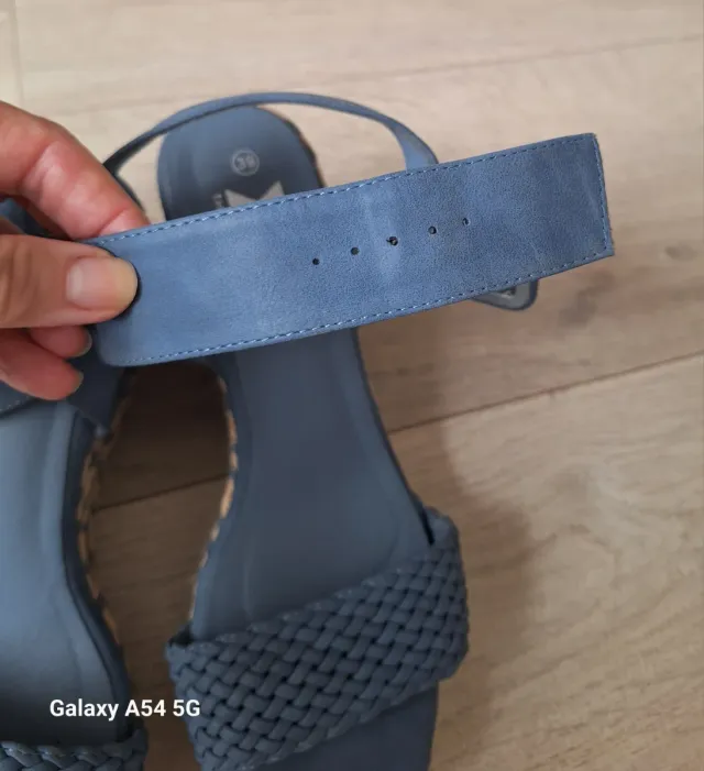 Sandalias Xti cuña azul y beige