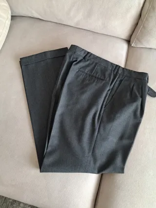 Pantalón de vestir gris caballero
