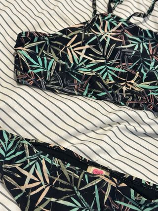 Bikini estampado hojas