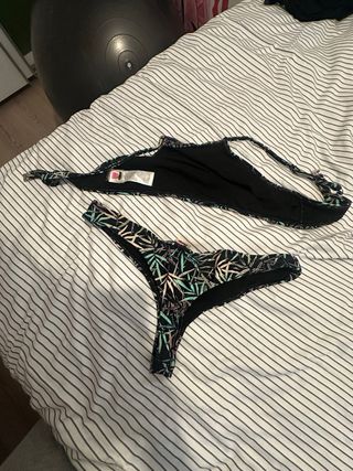 Bikini estampado hojas