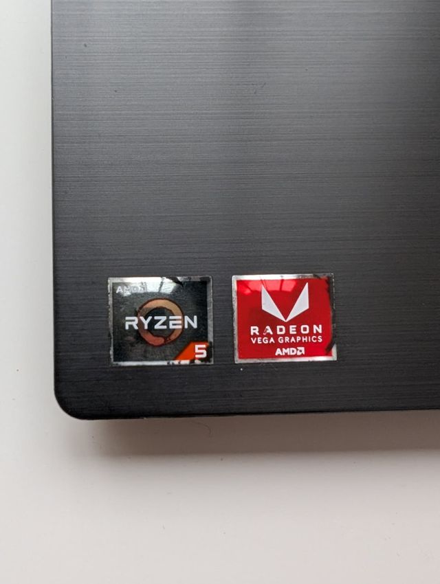 Portátil Lenovo V330 14 Ryzen 5