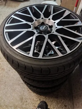 Llantas 18 5x100 con Neumáticos