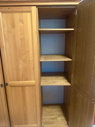 Guardaroba in legno a 3 ante