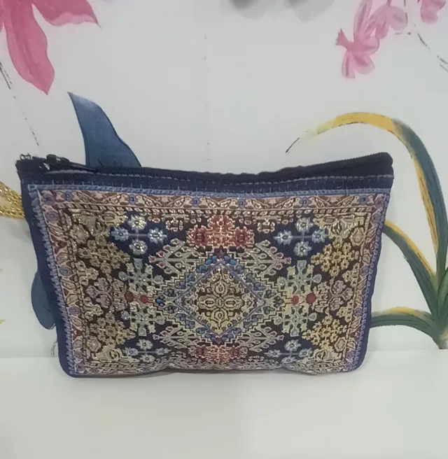 Monedero estampado estilo alfombra