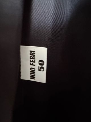 Chaleco de traje gris y negro