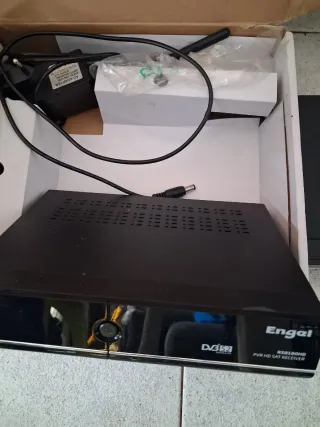 Receptor Satélite Engel RS8100HD
