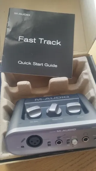 M-Audio Fast Track Interfaz Audio PC/Mac Guitarra