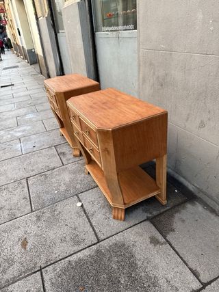 ANTIGUA PAREJA DE MESILLAS DE NOCHE