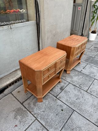 ANTIGUA PAREJA DE MESILLAS DE NOCHE