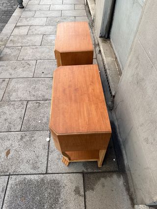 ANTIGUA PAREJA DE MESILLAS DE NOCHE