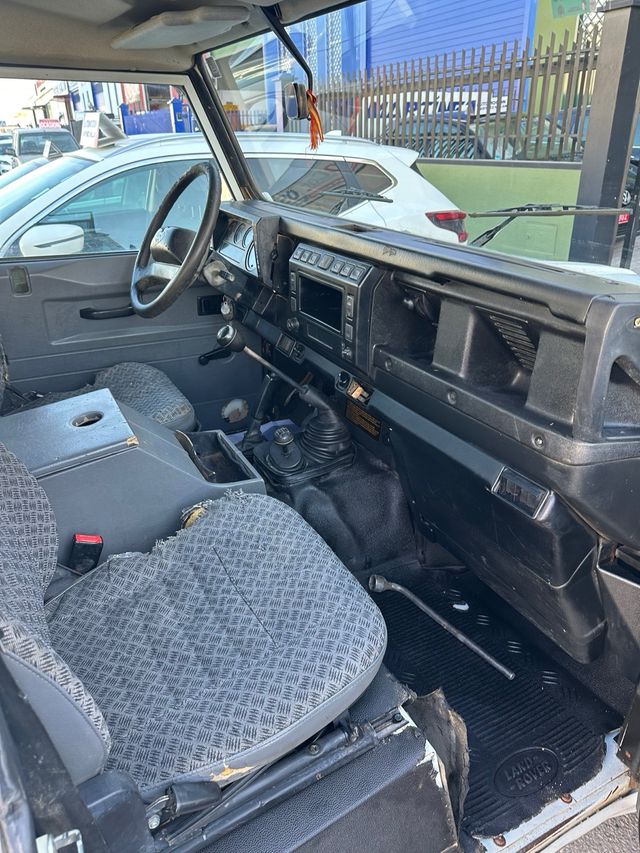 Land Rover Defender 2002