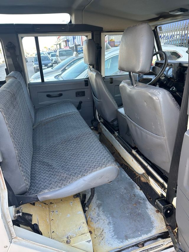 Land Rover Defender 2002