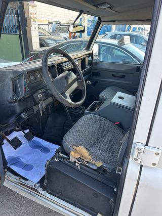 Land Rover Defender 2002