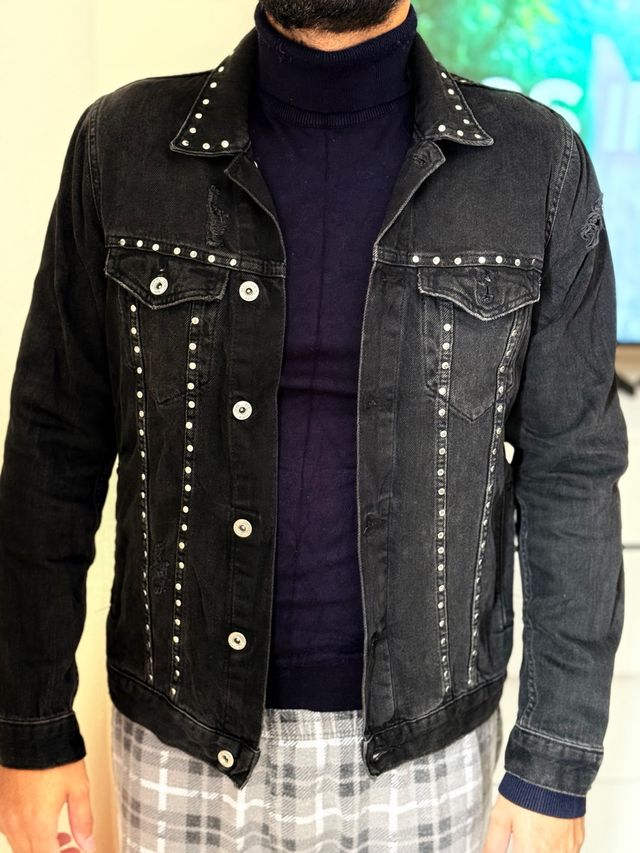 Chaqueta Jean Zara Tachuelas Negra