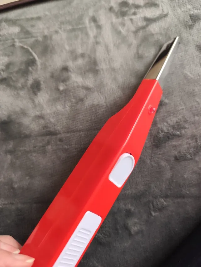 Accendino piezoelettrico