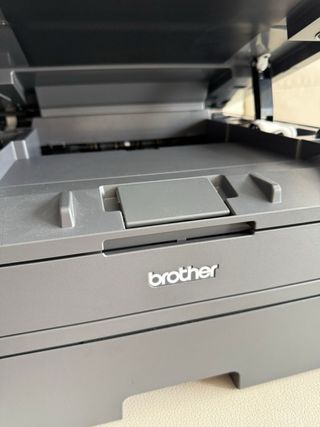 Impresora láser Brother 4 funciones (WiFi) L2710DW