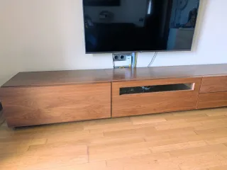 Mueble TV madera y cristal negro