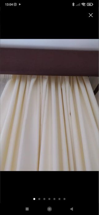 Dos patas de cortina beige