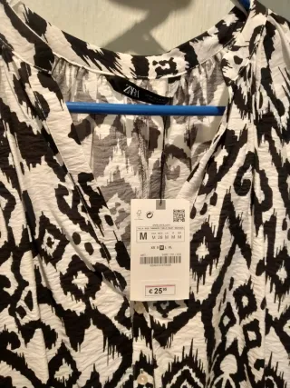 Blusa Zara Estampada Blanco y Negro