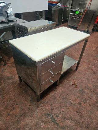 Mesa acero inoxidable con fibra y cajones