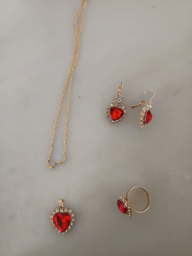 Conjunto de bisutería corazón rojo