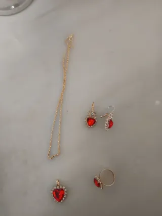 Conjunto de bisutería corazón rojo