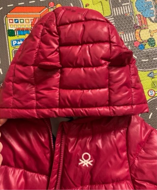 Piumino Benetton bimba fucsia con cappuccio