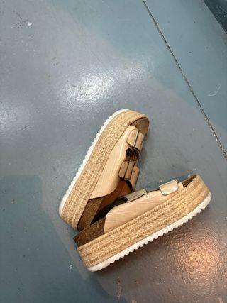 Sandalias plataforma Stradivarius beige