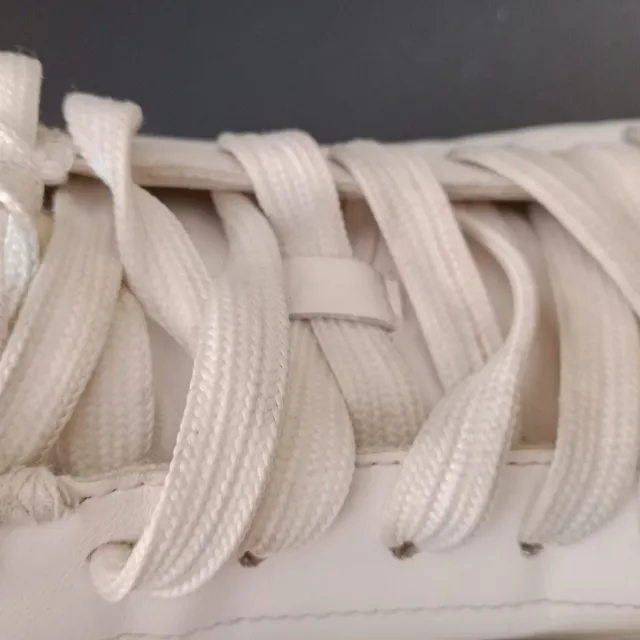 Zapatillas Zara blancas estilo rapero