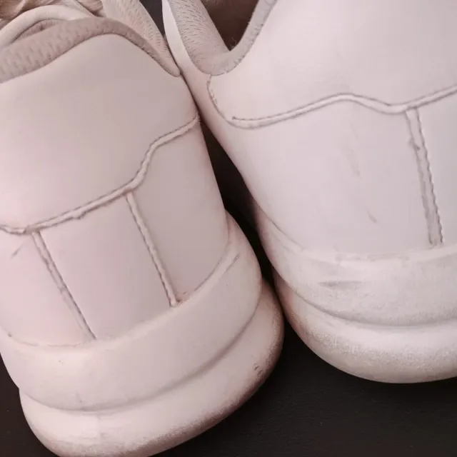 Zapatillas Zara blancas estilo rapero