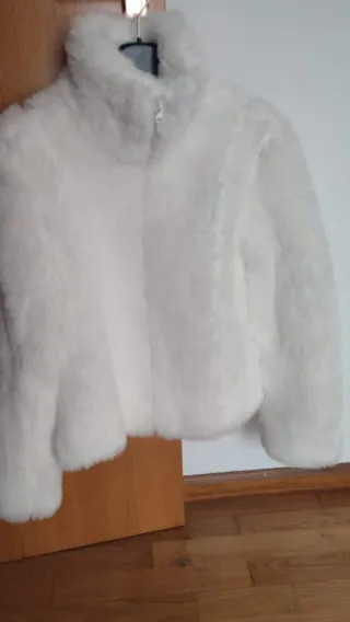 Chaqueta pelo sintético blanca talla M