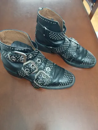 Botines Zara tachas y hebillas