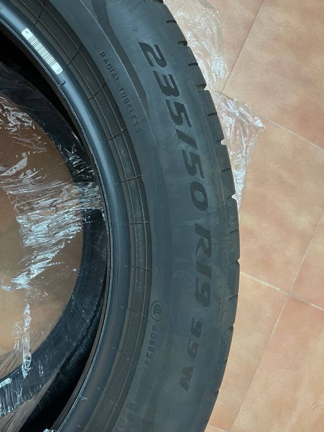 Pirelli P Zero 235/50 R19 99W