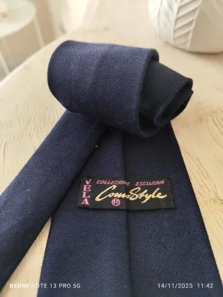 Cravatta blu nuova Como Style