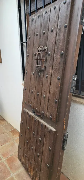 Puerta madera maciza rústica