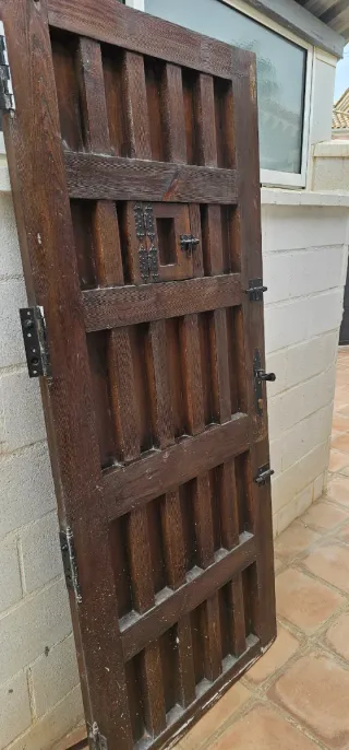 Puerta madera maciza rústica