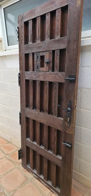 Puerta madera maciza rústica