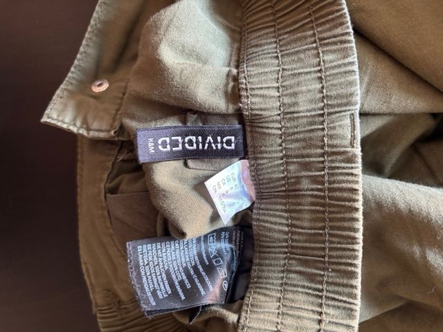 Pantalones cargo H&M verde militar talla 40