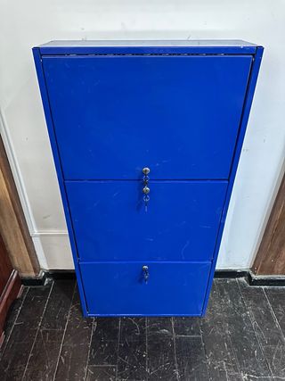 Armadio metallico blu a 3 scomparti con chiavi