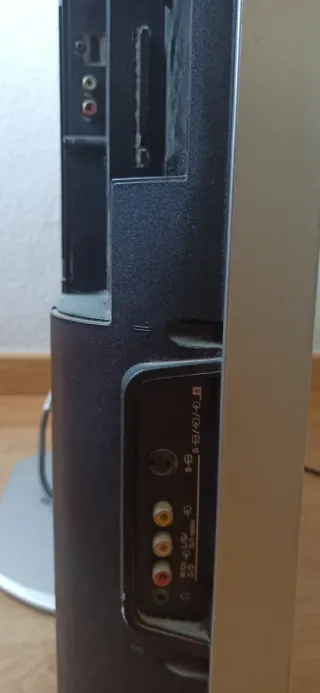 Televisión Sony 32 Negra y Plateada