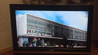 Televisión Sony 32 Negra y Plateada