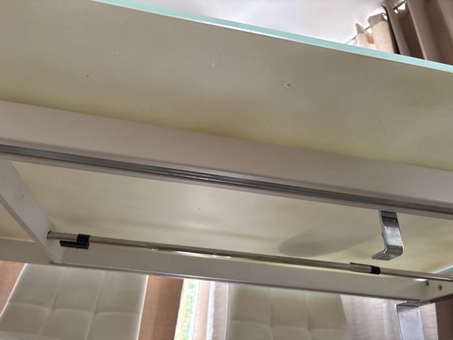 Mesa de comedor cristal y 4 sillas